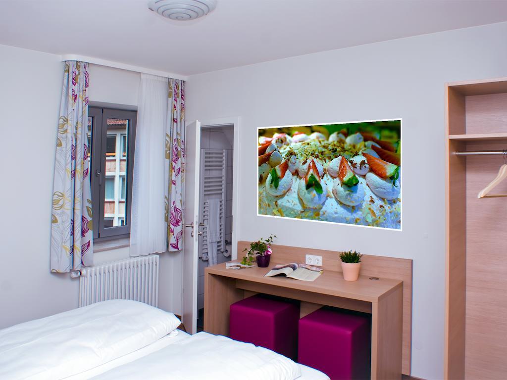 Gaestehaus Eschers Eiswerk Annweiler am Trifels Ruang foto