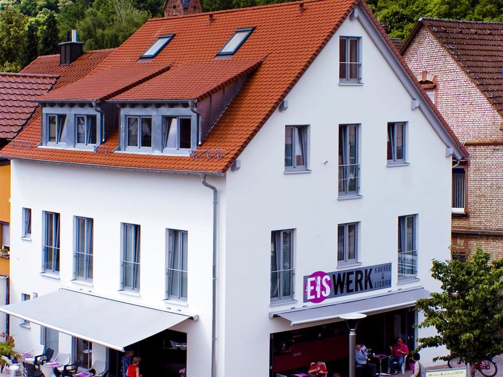 Gaestehaus Eschers Eiswerk Annweiler am Trifels Bagian luar foto
