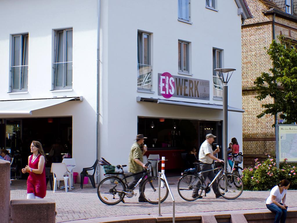 Gaestehaus Eschers Eiswerk Annweiler am Trifels Bagian luar foto