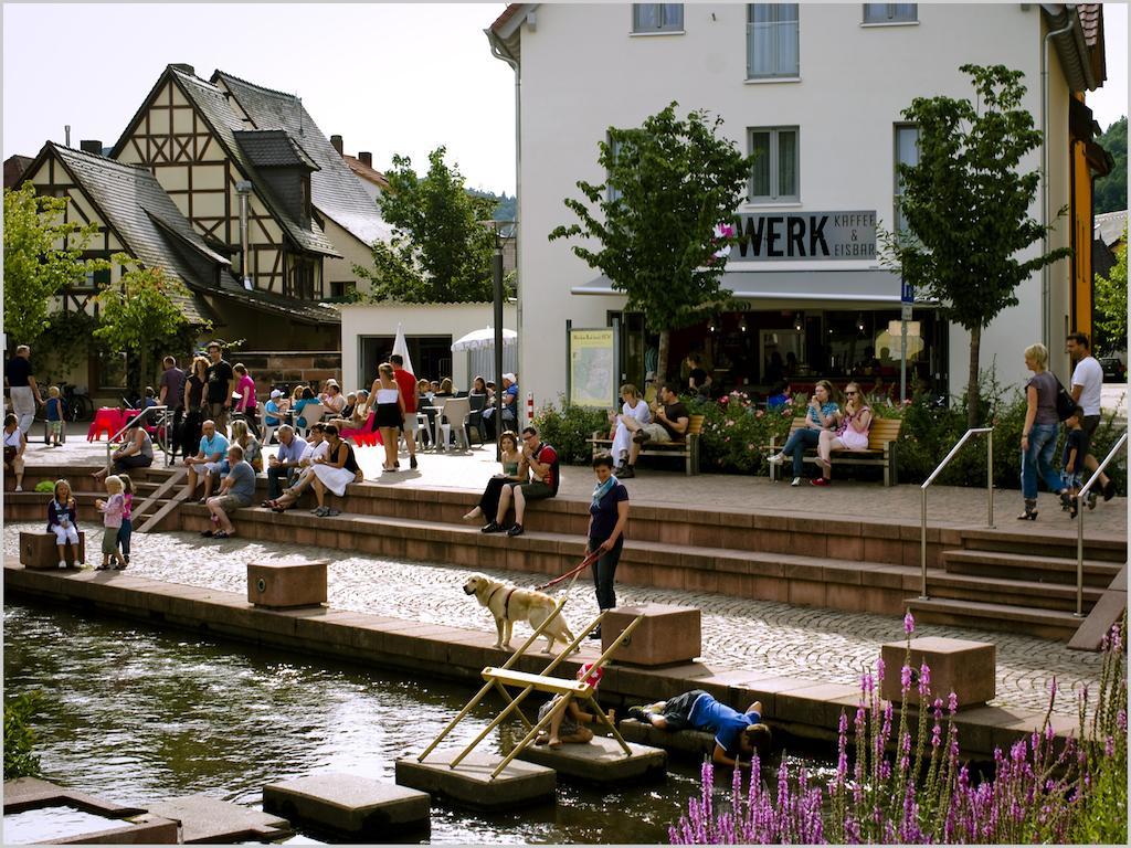 Gaestehaus Eschers Eiswerk Annweiler am Trifels Bagian luar foto
